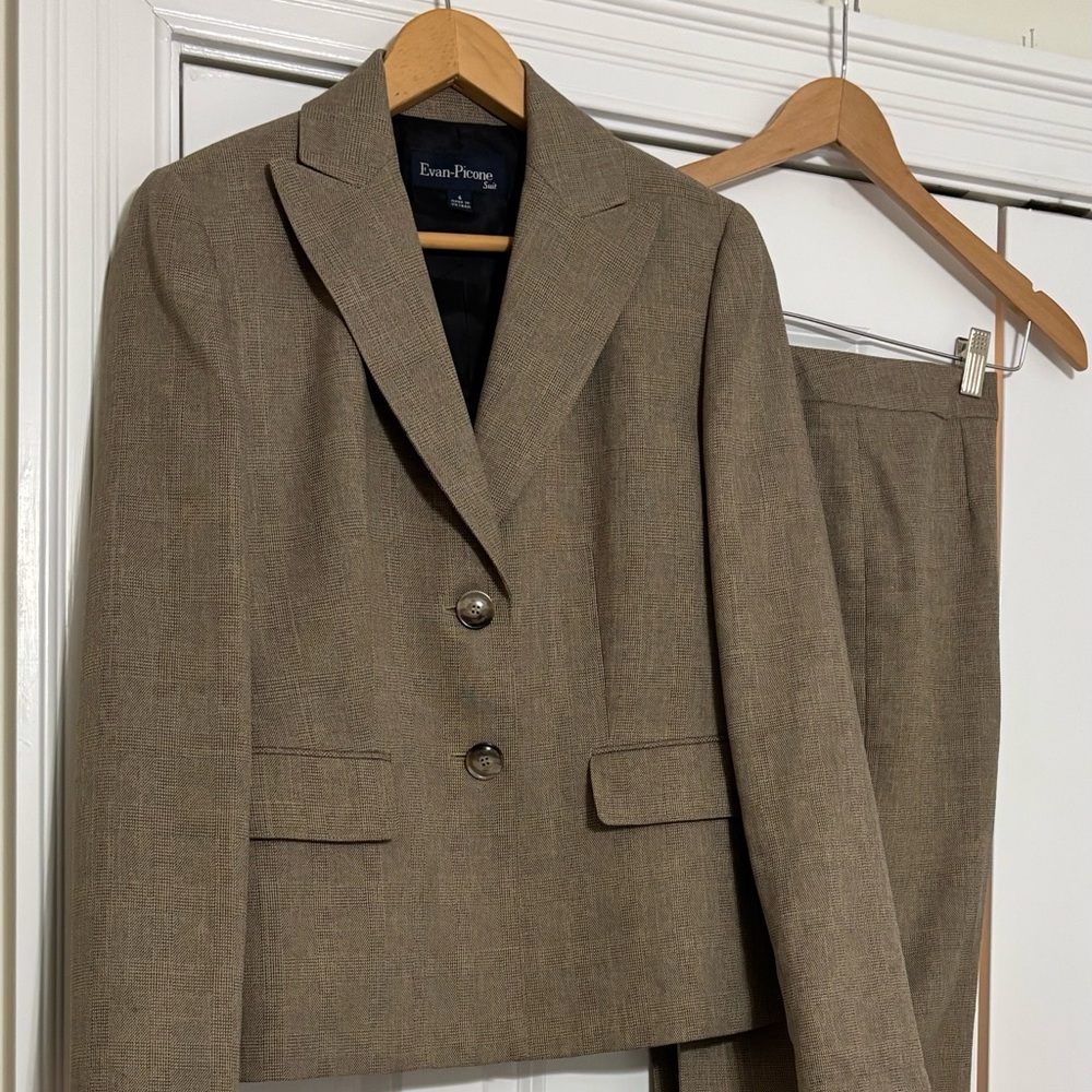 Evan Picone Tan Checkered Blazer and Pant Suit